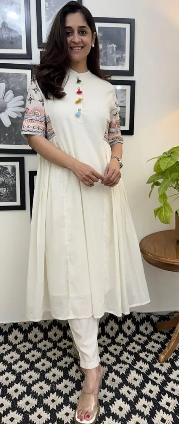 Aline_Embroidary_Work_Off_White_Cotton_Flex_Kurti_Pant