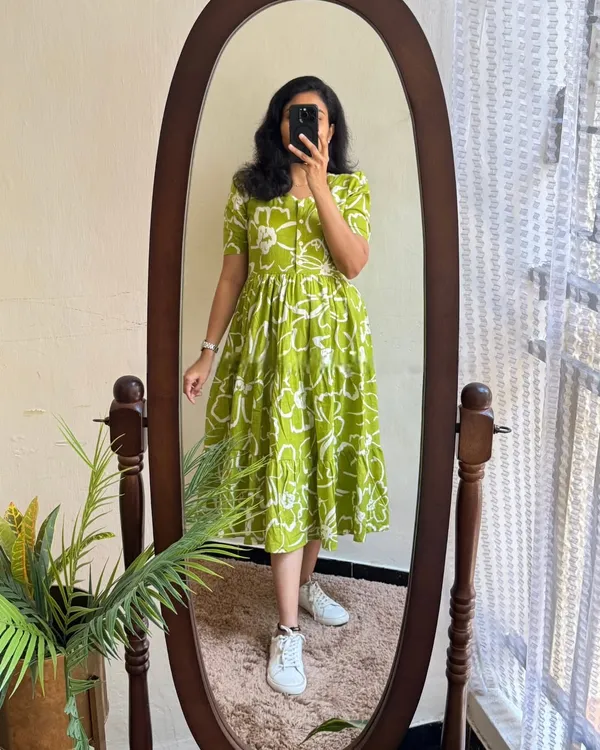 Printed_Green_Cotton_Middi_Gown