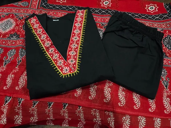 Mirror_Hand_Adda_Work_Black_Cotton_Suit_Set