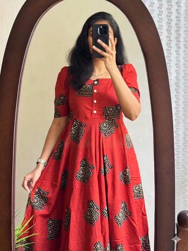 Beautiful_Elephant_Print_Red_Cotton_Middy_Gown