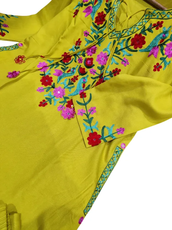 Aari_Work_Lime_Green_Cotton_Slub_Kurti_Plazo