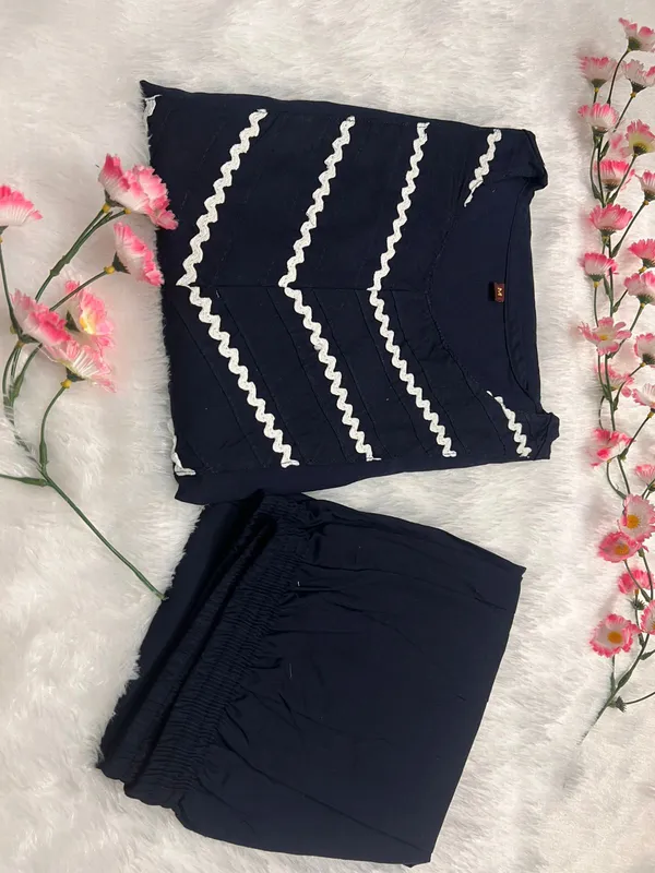 Embroidery_Work_Blue_Color_Cotton_Kurti_Pant
