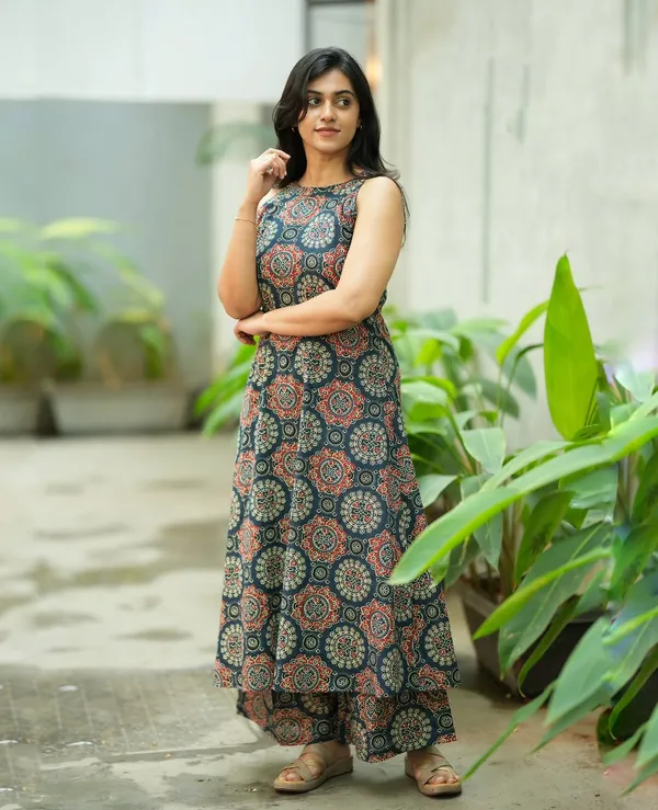A-Line_Halter_Neck_Blue_Kurti_Plazo