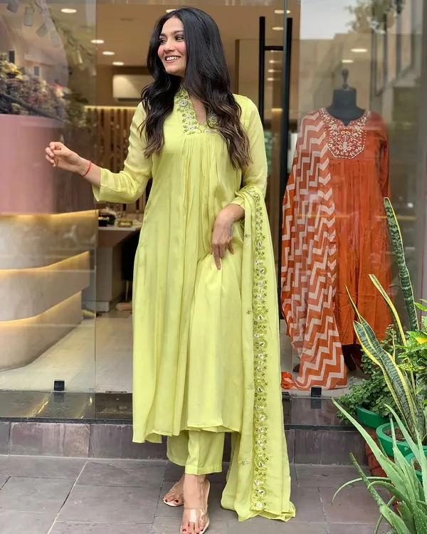 Lime_cotton_embroidery_suit_set