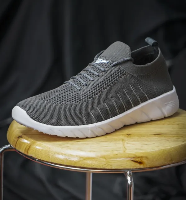 Grey_Solid_Flyknit_Eva_Sole_Casual_Running_Shoes_For_Men