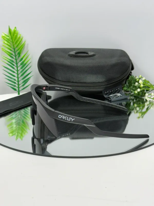 Oakley_Hydra_sport_Sunglasses_(Black_&_Black)