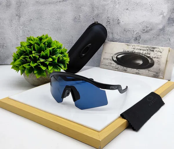 Oakley_Hydra_sport_Sunglasses_(Black_&_Black)
