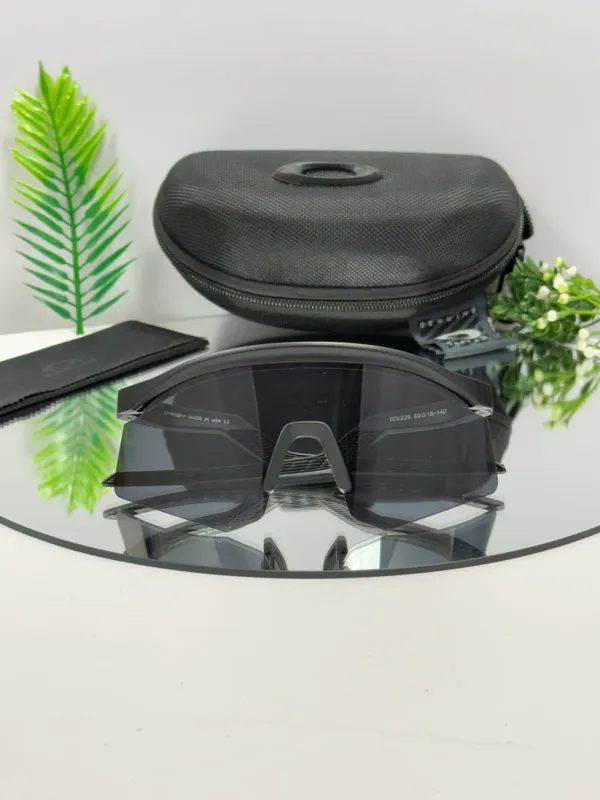 Oakley_Hydra_sport_Sunglasses_(Black_&_Black)