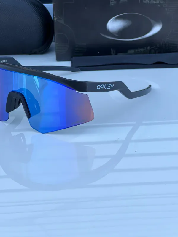 Oakley_Hydra_sport_Sunglasses_(Blue_&_Black)