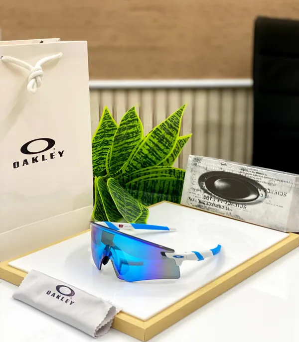 Oakley_Encoder_Sunglasses_UV_Protected_Prizm_Glass_(white_Blue)