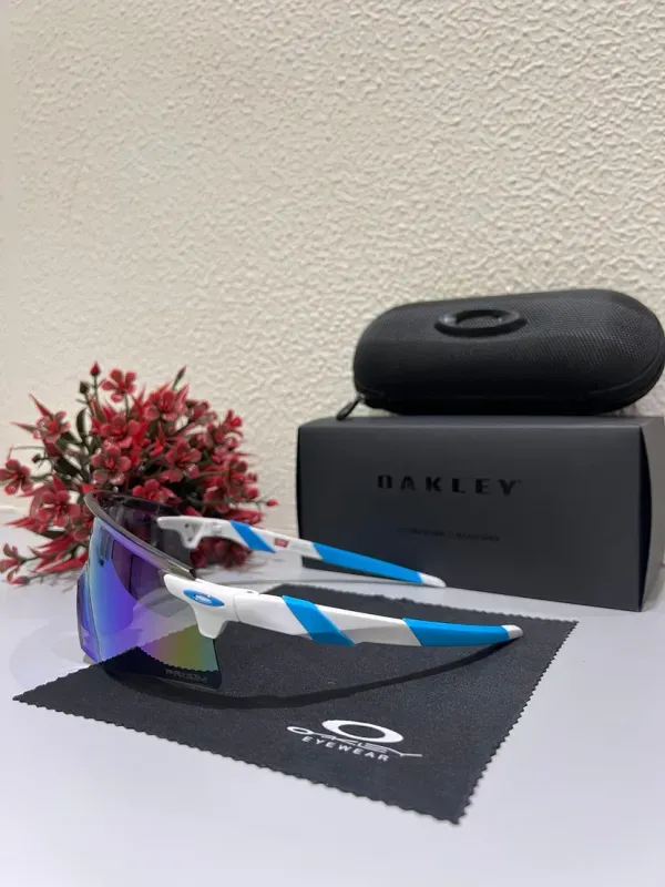 Oakley_Encoder_Sunglasses_UV_Protected_Prizm_Glass_(white_Blue)
