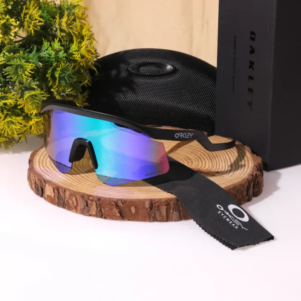Oakley_Hydra_sport_Sunglasses_(Black_&_Green)