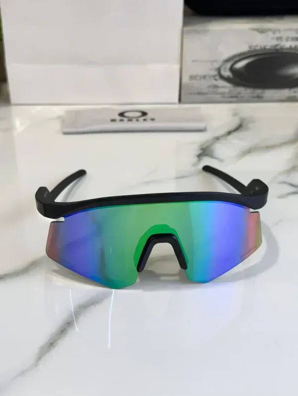 Oakley_Hydra_sport_Sunglasses_(Black_&_Green)