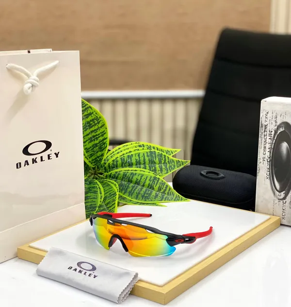Oakley_Radar_Sport_Sunglasses__(_black_orange_)