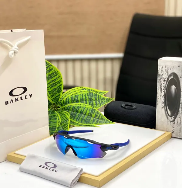Oakley_Radar_Sport_Sunglasses__(_blue_blue_)
