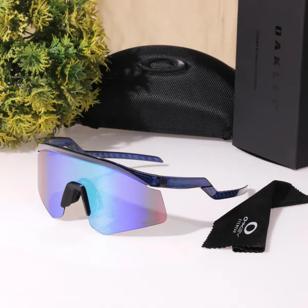 Oakley_Hydra_sport_Sunglasses_(Blue_&_Green)