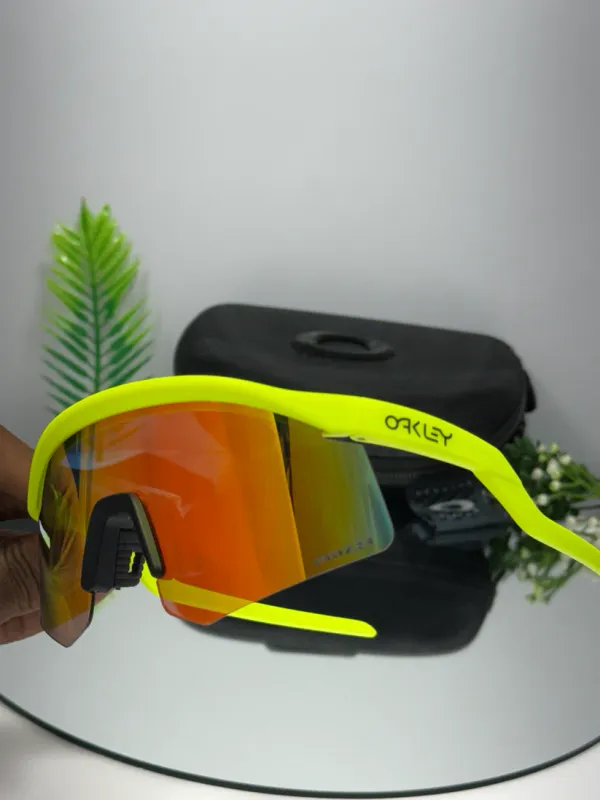 Oakley_Hydra_sport_Sunglasses_(Yello_&_Orange)