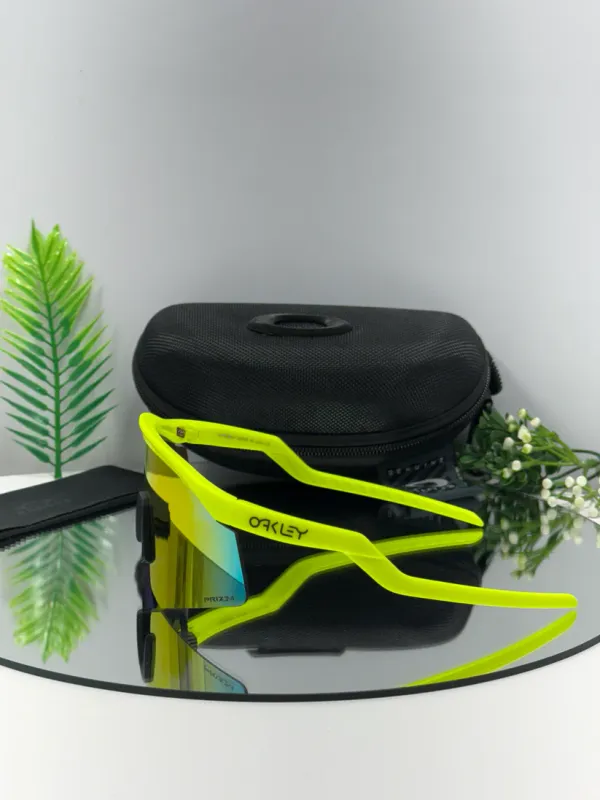 Oakley_Hydra_sport_Sunglasses_(Yello_&_Orange)