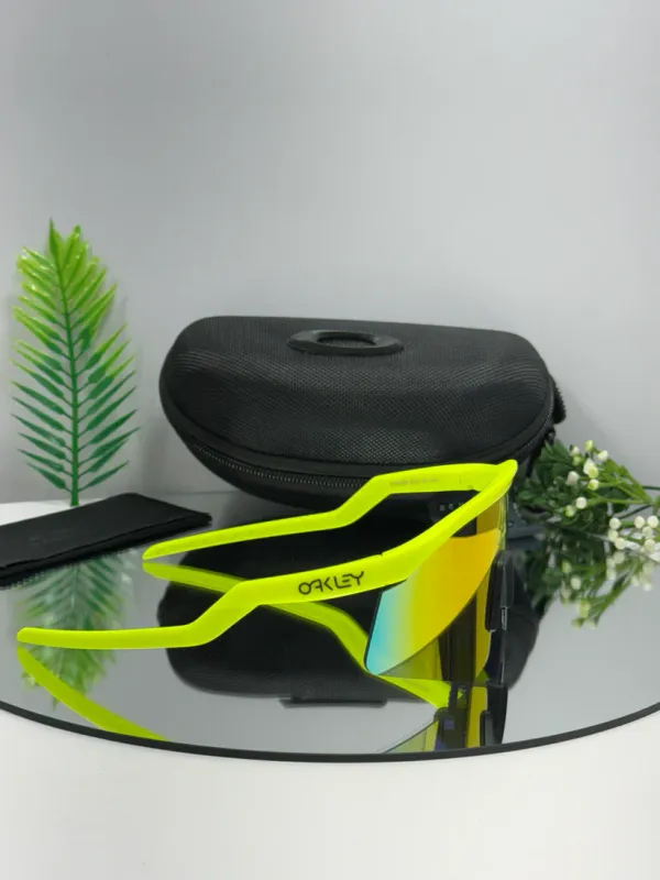 Oakley_Hydra_sport_Sunglasses_(Yello_&_Orange)