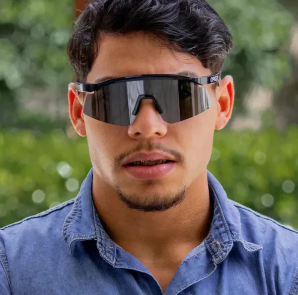 OAKLEY__Hydra_Sports_Sunglasses_Silver_Black_Mirror_Prizm_UV-400_Sunglasses_(Silver_Black)