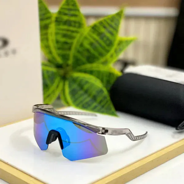 Oakley_Hydra_sport_Sunglasses_(transparent_&_aqua)