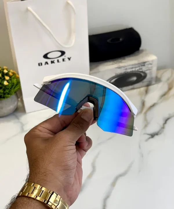 Oakley_Hydra_sport_Sunglasses_(white_&_blue)