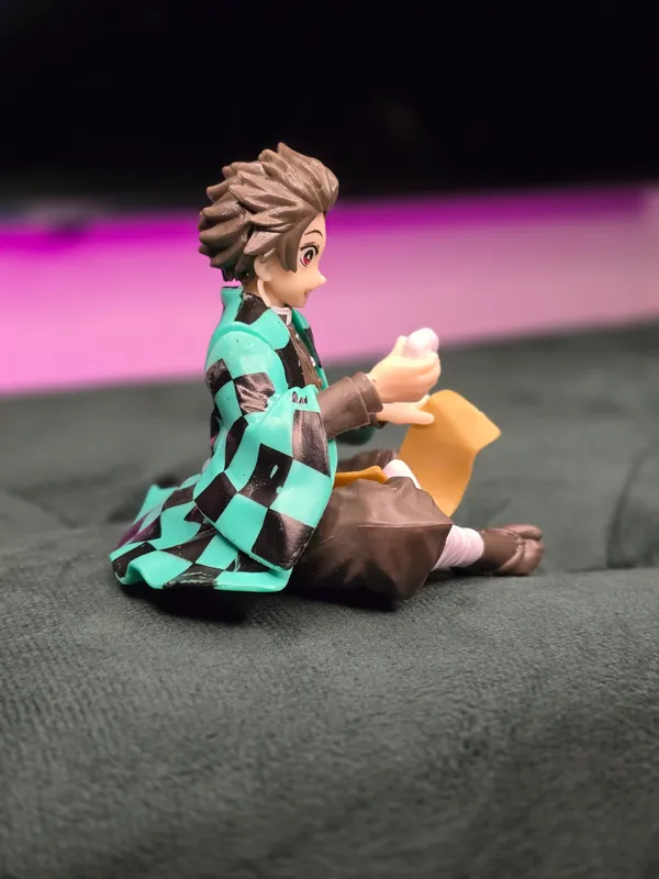 Demon_Slayer_-_Tanjiro_Sitting_Action_Figure