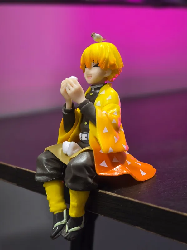 Demon_Slayer_-_Zenitsu_Sitting_Action_Figure_(15_cm)