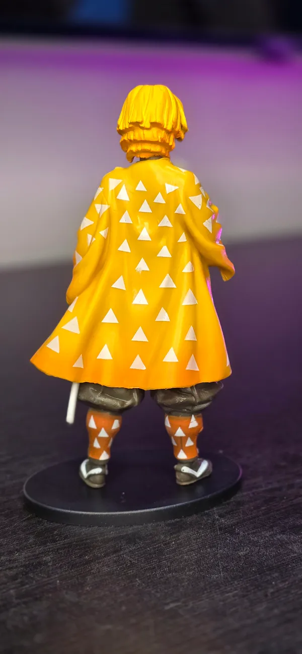 Demon_Slayer_-_Zenitsu_Standing_Action_Figure_(15_cm)