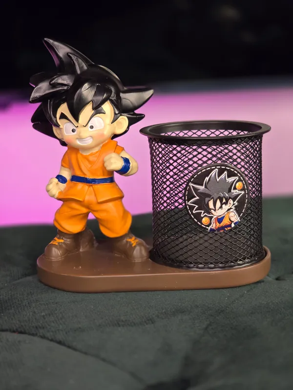 Dragon_Ball_-_Goku_Pen_Stand_Heavy_Quality_(with_box)