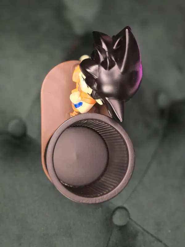 Dragon_Ball_-_Goku_Pen_Stand_Heavy_Quality_(with_box)