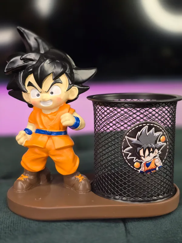 Dragon_Ball_-_Goku_Pen_Stand_Heavy_Quality_(with_box)