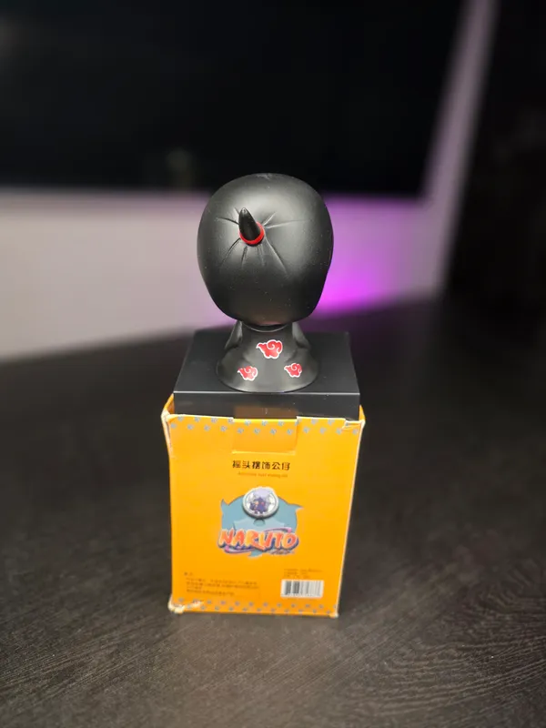 Itachi_Uchiha_Bobblehead_(with_box)