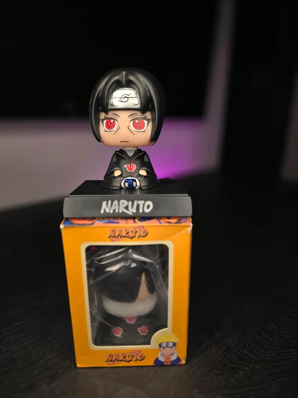 Itachi_Uchiha_Bobblehead_(with_box)