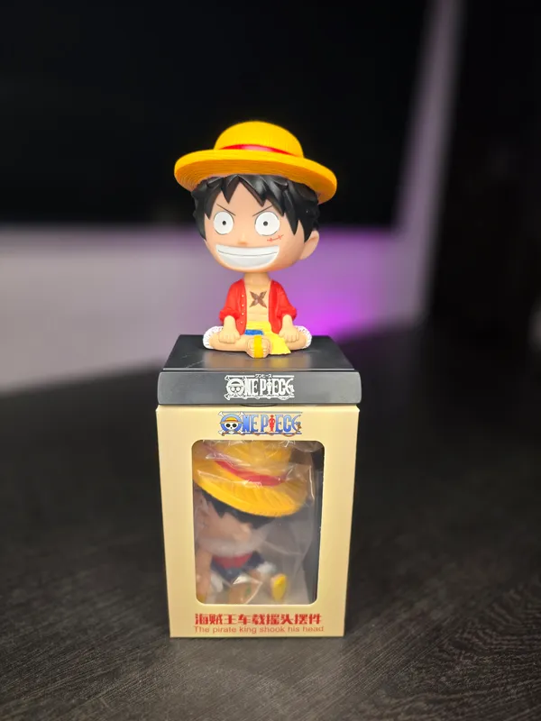 One_Piece_Luffy_Bobblehead_(with_box)