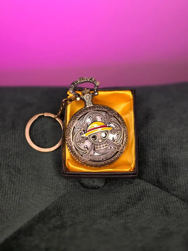 One_Piece_-_Strawhat_pocket_watch_keychain