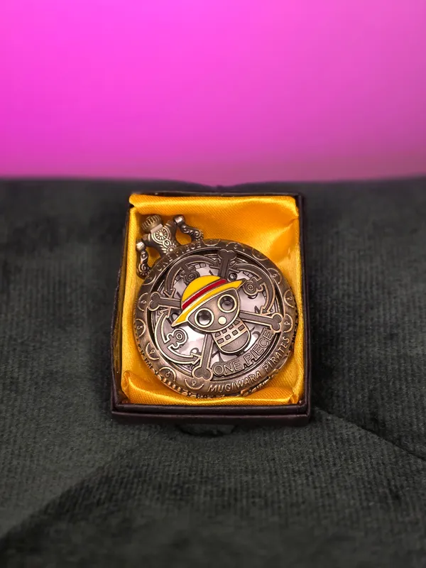 One_Piece_-_Strawhat_pocket_watch_keychain