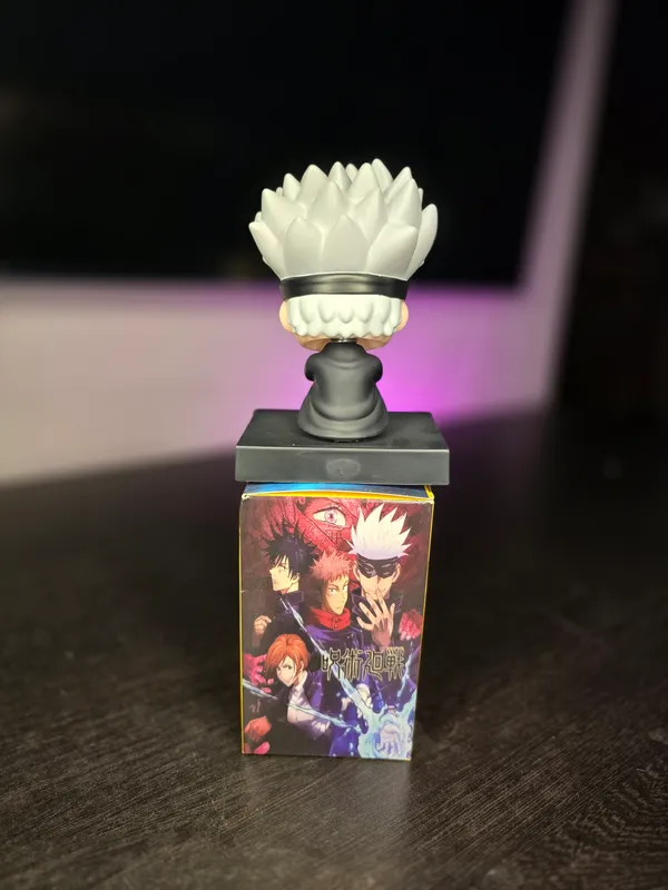 Satoru_Gojo_Bobblehead_(with_box)