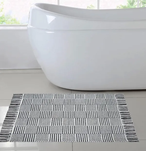 Grey_Handmade_Knitted_Anti_Skid_Mat_For_Bathroom,_Kitchen,_Home_Floor_(2_X_3_Feet_|__10_Mm_Thick)