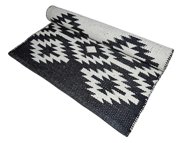 White_&_Black_Handmade_Knitted_Cotton_Kilim_Rug_For_Bedroom,_Livingroom,_Hall,_Kids_Room_(70_X_130_Cm_|__8_Mm_Thick)