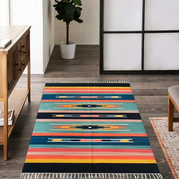 Handwoven_Traditional_Kilim_Rug,_4x6_feet,_Ideal_for_Living_room,_Bedroom,_etc._Multicolor