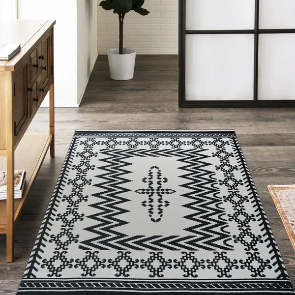 Premium_Handwoven_Rug_For_Living_Room,_Bedroom,_Kids_Room,_etc._Size-_4X6_Feet,_Color-_White-Black