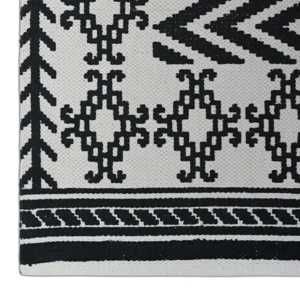 Premium_Handwoven_Rug_For_Living_Room,_Bedroom,_Kids_Room,_etc._Size-_4X6_Feet,_Color-_White-Black