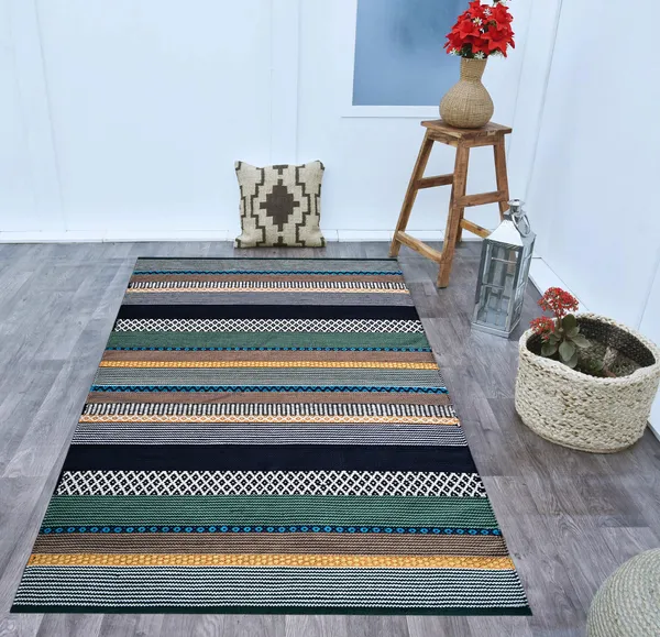 Premium_Handwoven_Rug_For_Living_Room,_Bedroom,_etc._4X6_Feet,_Green