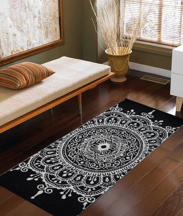 Premium_Handwoven_Runner_Rug_for_Living_Room,_Bedroom,_Kitchen,_etc._2.4X5_Feet._7_mm_Thickness,_Black-White