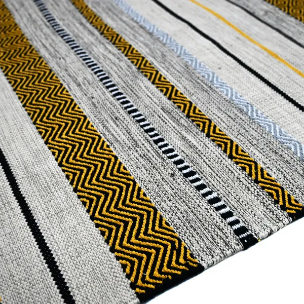 Premuim_Handwoven_Rug_for_Living_Room,_Bedroom,_etc._3X6_Feet