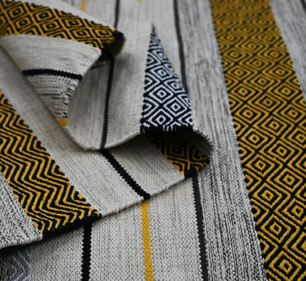Premuim_Handwoven_Rug_for_Living_Room,_Bedroom,_etc._3X6_Feet