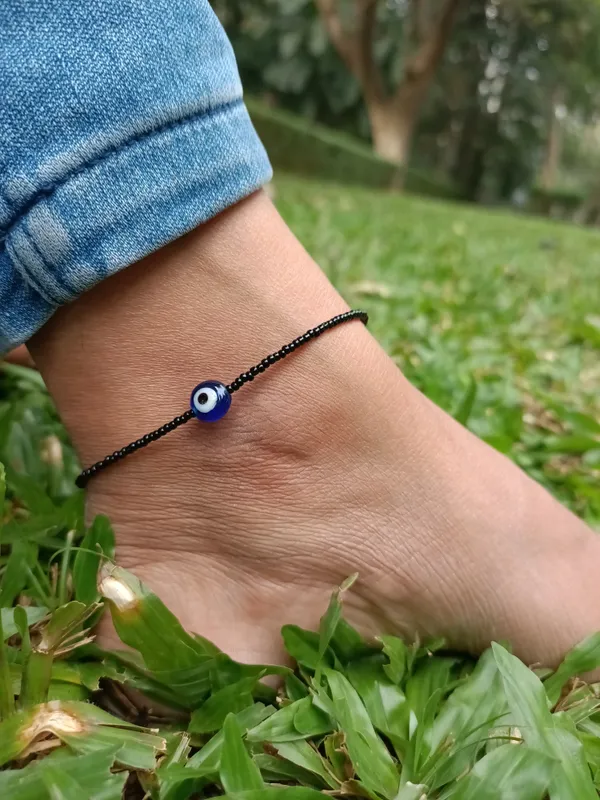 Black_evil_eye_anklets_for_women