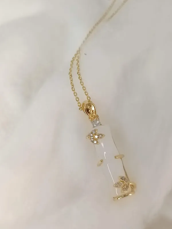 Golden_Crystal_Tube_Pendant_With_Chain_For_Women_&_Girls_|_Premium_Fade_Resistant_And_Light_Weight_Pendant_&_Chain