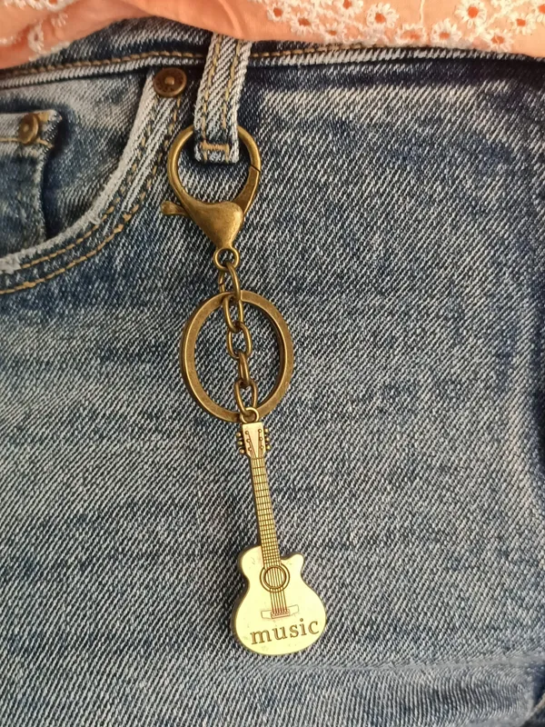 Guitar_Keychain
